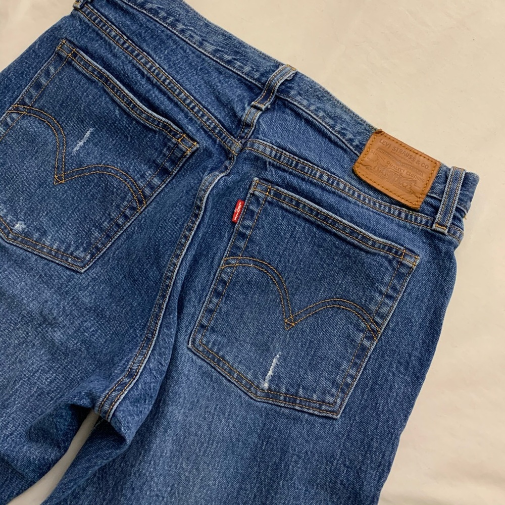 Levi’s Wedgie jeans